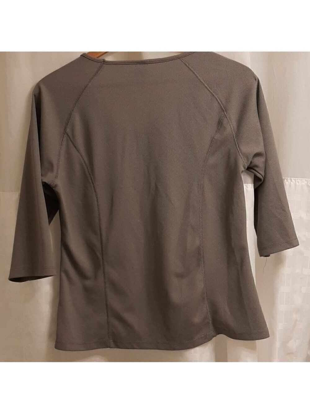 Curves Work Out Grey Top - Picture 6 of 6